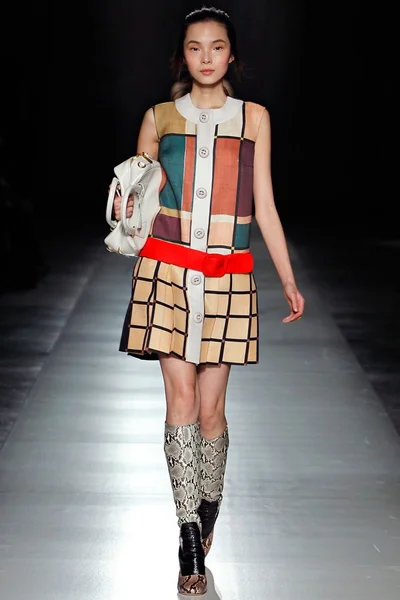 Look 18